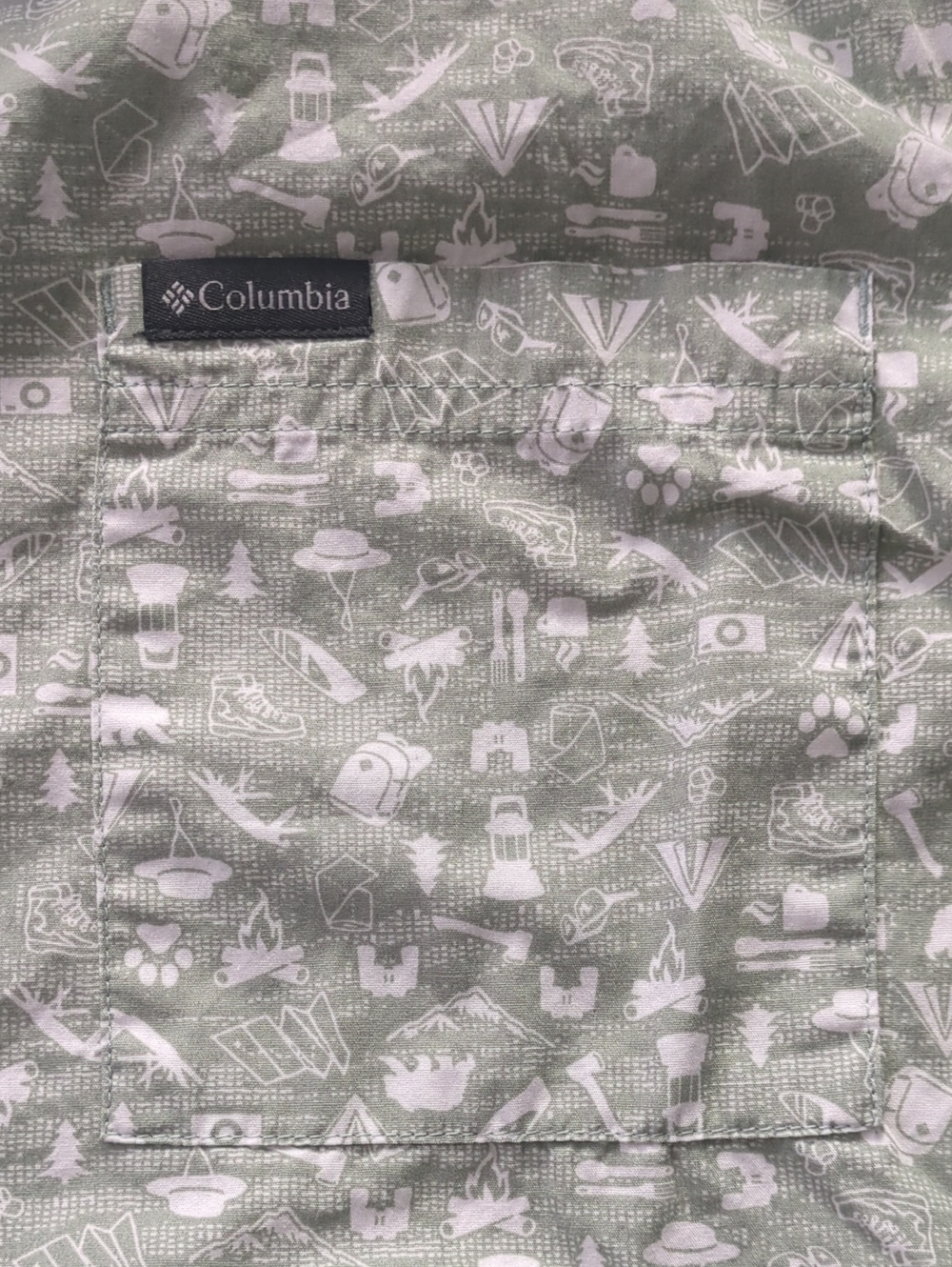Columbia Men's Small Button Up Shirt Green Camping Hiking Outdoor Print Short